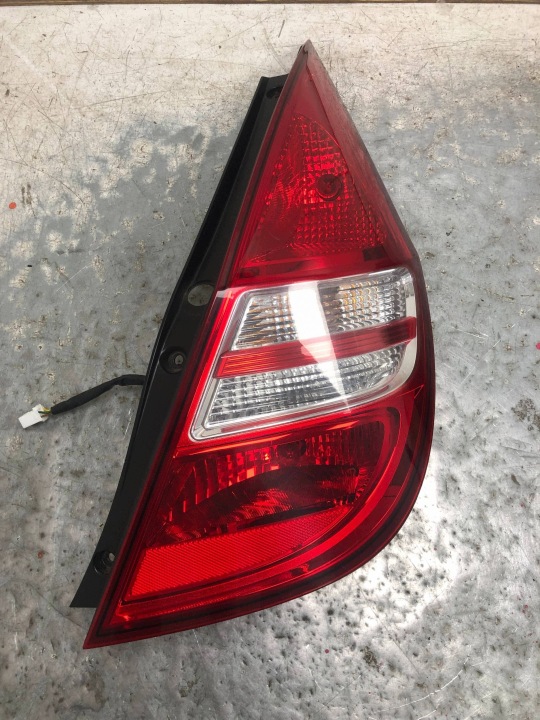 Feux phare Droite Arrière HYUNDAI I30 LIFT HB 92402-2R0