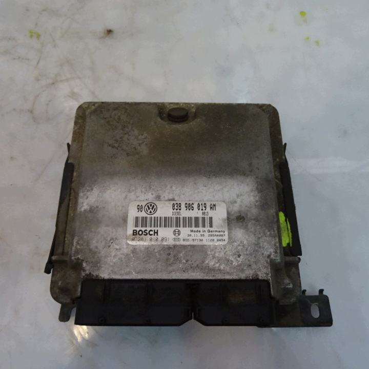 VW GOLF 4 unité de commande électronique uce moteur 038906019AM