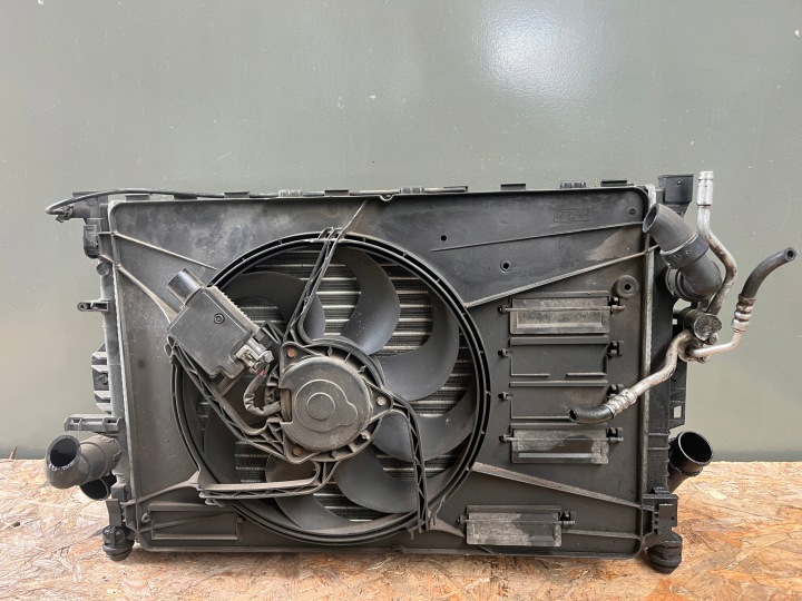 KOMPLET der Kühler Z WENTYLATOREM FORD MONDEO MK 4 1.8 TDCI 6G91-8C607-P