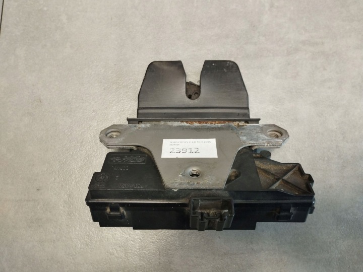 Ford Focus II de la Serrure du capot Porte coffre hayon 01041111905