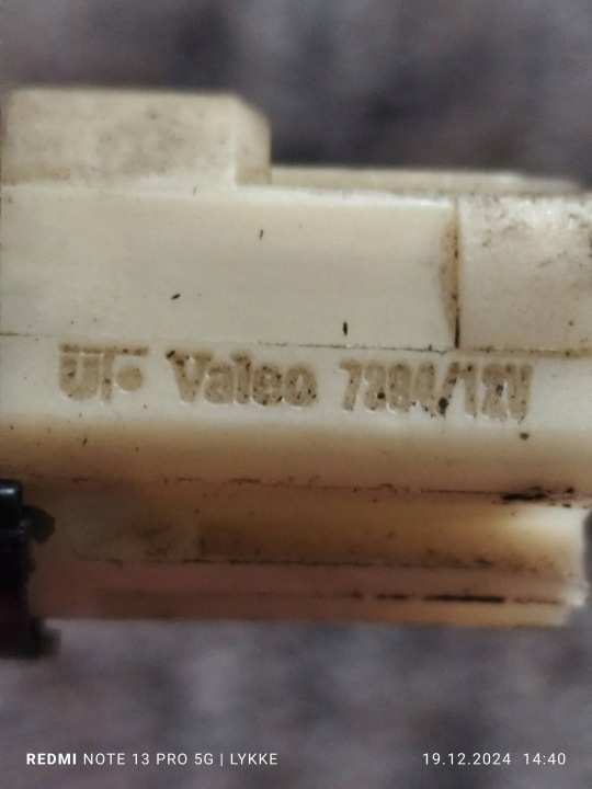 12V socket (front) Renault Laguna II 7394-12V 6
