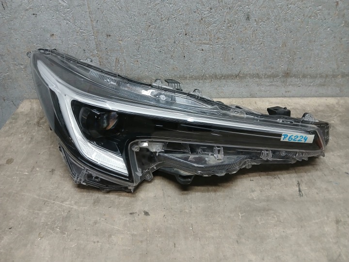 light front right TOYOTA COROLLA E21 LIFT FULL LED HB KOMBI 81110-12N70