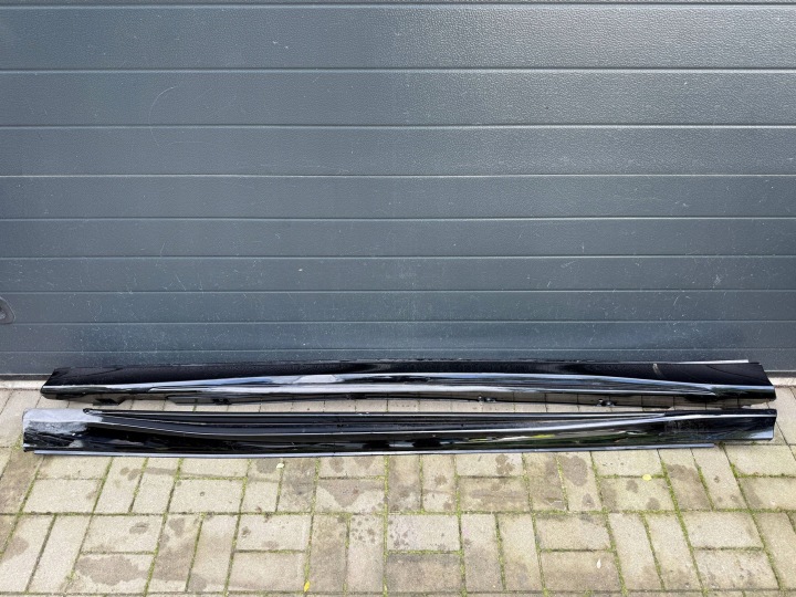 Vw ID.7 mouldings threshold right left caps