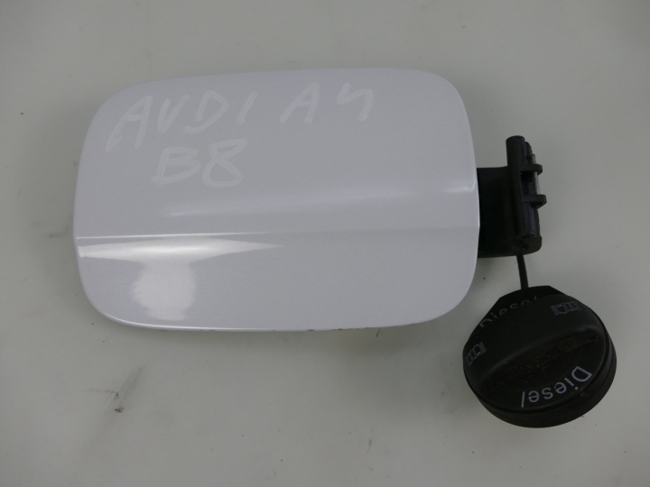 AUDI A4 B8 Tankklappe des Kraftstoffsbehälters Farbe LS9R 8K0010508R
