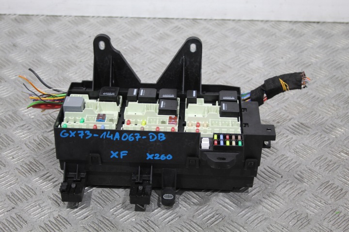 compartment of fuses cover JAGUAR XF II X260