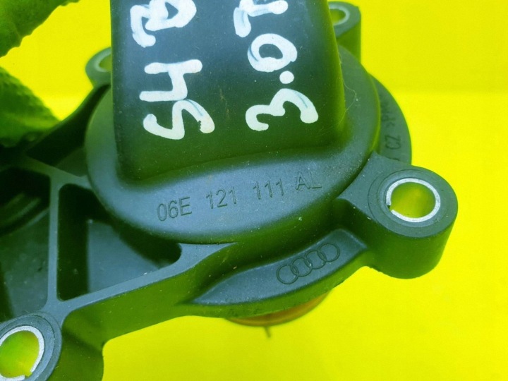 Audi A7 S7 4G 06E121111AL Front Termostat / Termostat hus 7