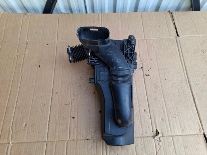 cover of a filter, air FORD FIESTA MK7 AV21-9600-AA 1.4 TDCI