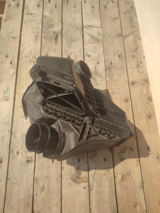 cover of a filter, air AUDI A4 B8 A5 8T Q5 8R 8R0133837S 8R0133843K