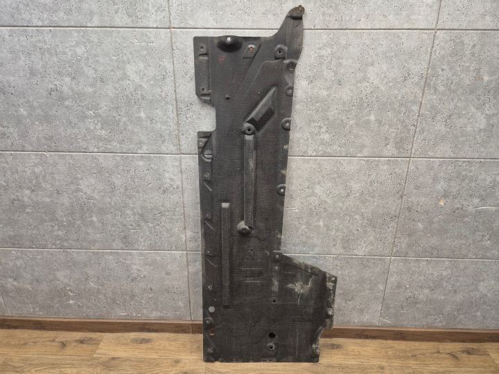 BMW F20 F23 F30 F31 F32 F33 F36 cover chassis side left long 7241833