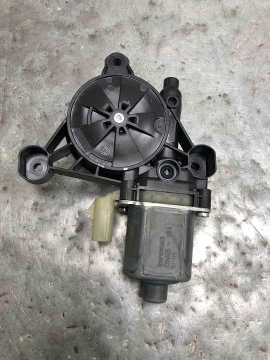 Micro moteur Vitres Droite Arrière JEEP COMPASS II C54625-101
