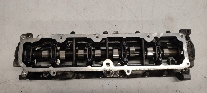 head. of the engine of a cam Citroen C5 III 1,6 EHDI