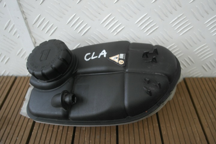 MERCEDES CLA W117 13-19 1.6 CGI Behälter des Gasses WYROWNAWCZY OE
