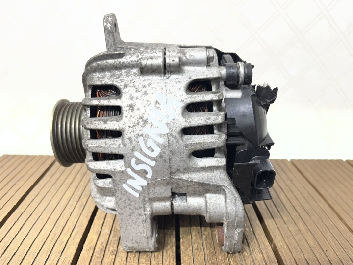 OPEL INSIGNIA B LIFT 20-22 2.0 CDTI Alternateur 39218015 OE