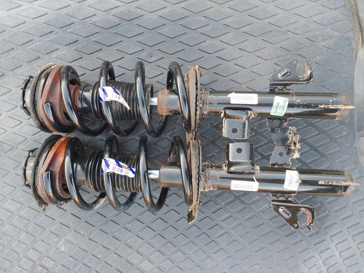 Stoßdämpfer vorne links rechts 4X4 JEEP CHEROKEE KL 2.0 CRD MULTIJET MANUAL
