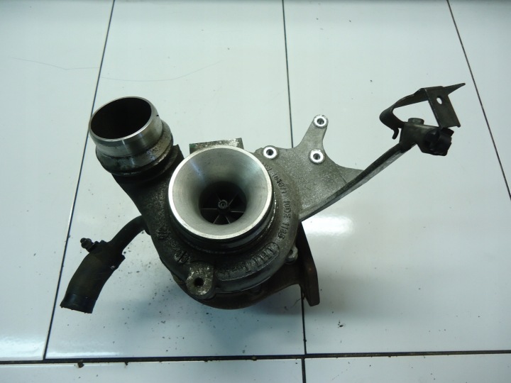 BMW 3 E90 2.0D N47D20 turbo 8513122