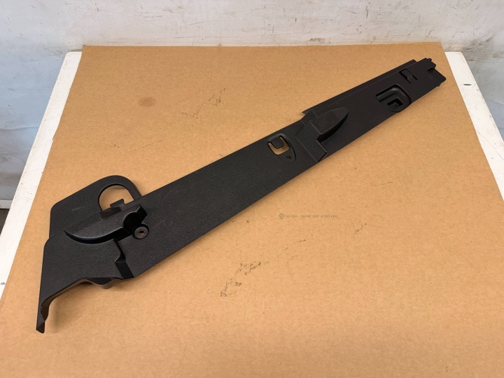 Renault Megane IV KOMBI copertura grembialina portellone cofano posteriore destro 767H26935R