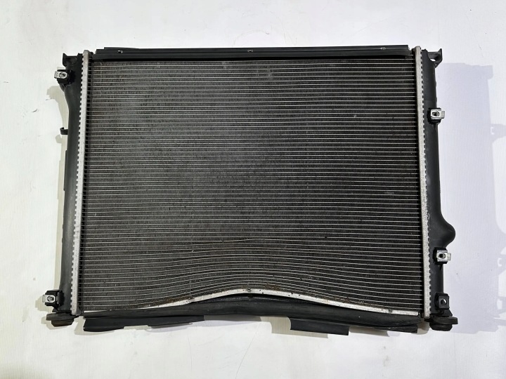 Radiatore motore usato Dodge Charger Challenger 6.4 V8 SRT 2011+