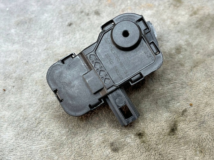 Vérins de coffre hayon Volet Réservoir Carburant VW POLO VI T-ROC TOUAREG 7P0810773D !J