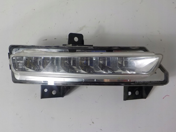 RENAULT MEGANE III HATCHBACK Feux phare Avant Moulage LED 266000984R