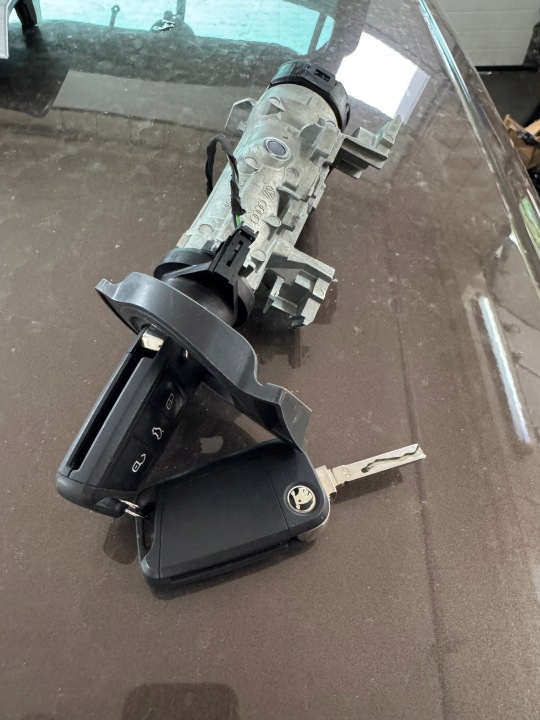 brava paljenja ključ EUROPA KOMPLET 6C0905865 1K0905851 SKODA RAPID FABIA 6Y