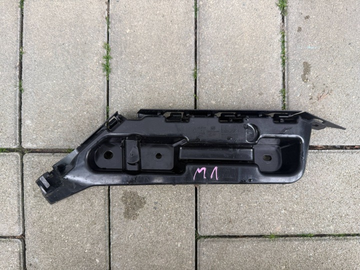 Cupra Born Support plaque Pare choc Arrière Droit 10E807394