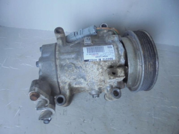 RENAULT CLIO III 1.5 DCI ORG compressor pump of the air conditioning 8200953359A