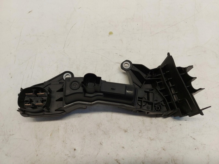 BMW G21 G20 Kombi 330e svorka rozdzielacz pradu plusová poistka 6991401