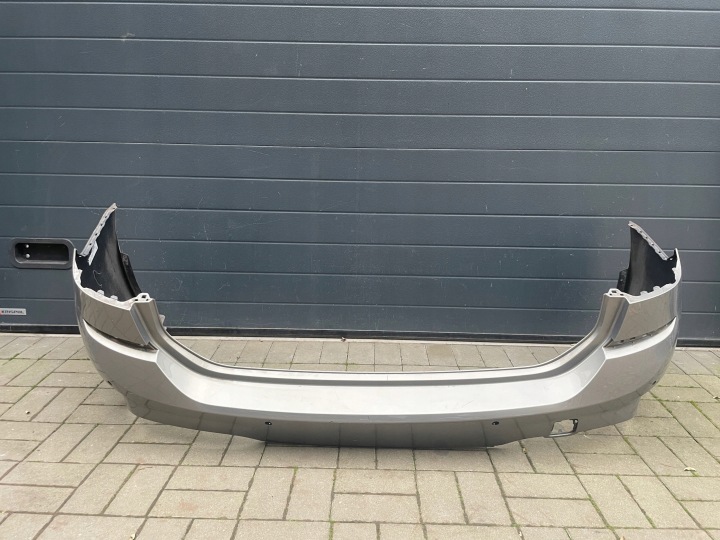 MERCEDES A118 W118 STOSSSTANGE HECK HINTEN