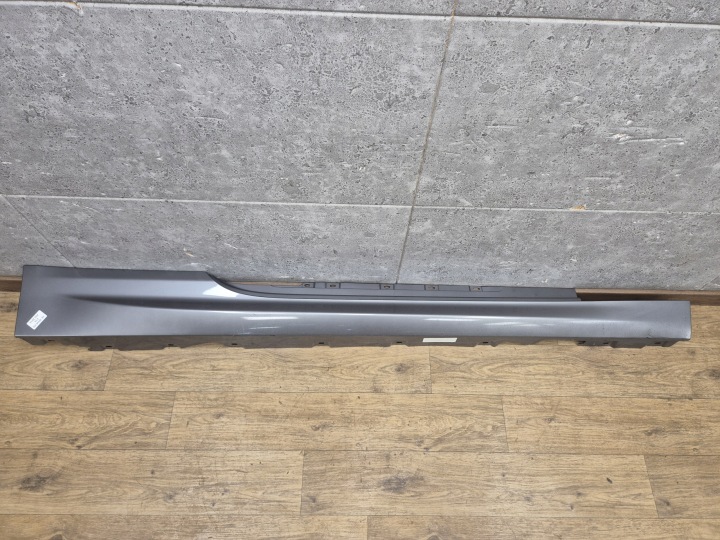 BMW 6 F12 F13 M6 práh pravý m-packet kryt prahu krytka A52 SPACEGRAU