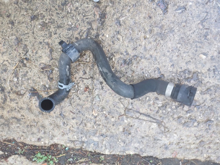pipe wiring of water Audi A4 B8 2.0 TDI 8K1819376G
