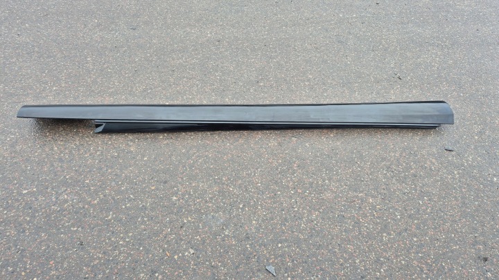 Moulage Jupe Externe Droit 2056900240 040 MERCEDES W205 Berline KOMBI