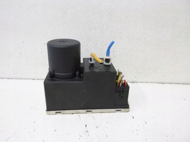 POMPE CENTRAL DE LA SERRURE AUDI A3 8L 00R.