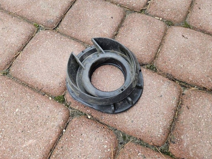 Pneus Réservoir Carburant Couverture tablier moteur Opel Corsa E 13127046
