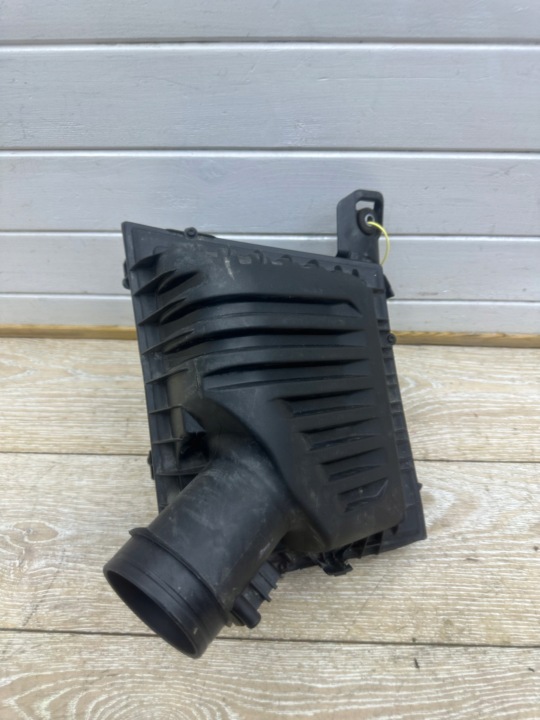 BMW X1 F48 X2 F39 F45 F46 F54 F55 cover of a filter, air 13718513916