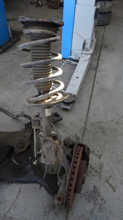 MERCEDES VITO W639 MCPERSON links vorne