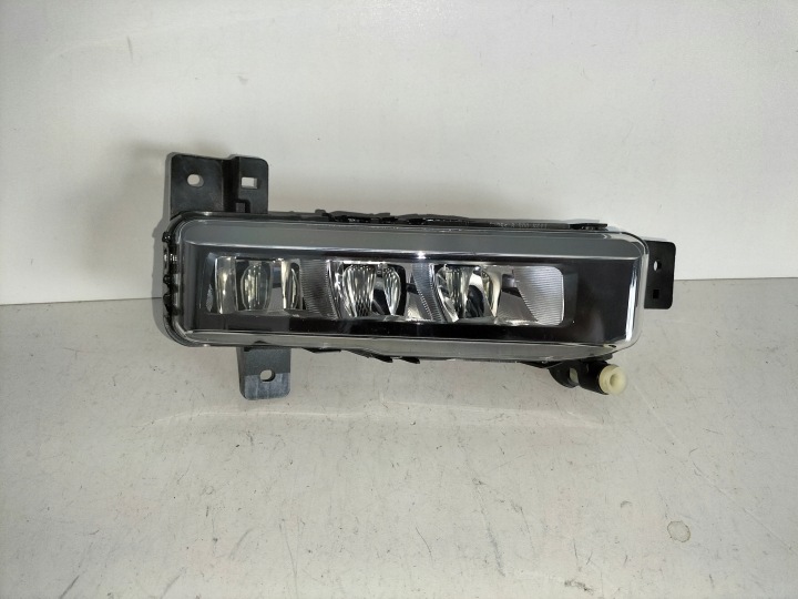 FEUX ANTIBROUILLARD FEUX PHARE DROITE LED BMW 1 F40 19- BMW 2 F45 F46 18- SANS M-PAQUET