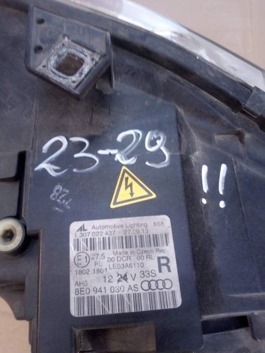 Audi A4 8E B7 Xenon rechter Scheinwerfer 8E0941030AS 12
