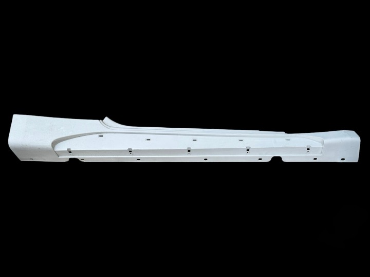 MASERATI GRANTURISMO lišta Prahová RH 83614900 980145389
