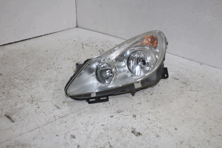 Opel Corsa D FANALE FARO sinistra Anteriore 13186381