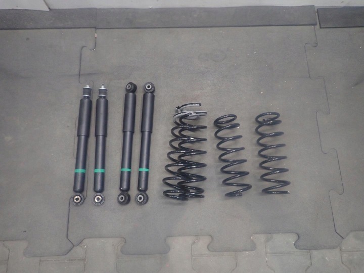 SOSPENSIONE MOLLE AMMORTIZZATORI SUZUKI JIMNY 18