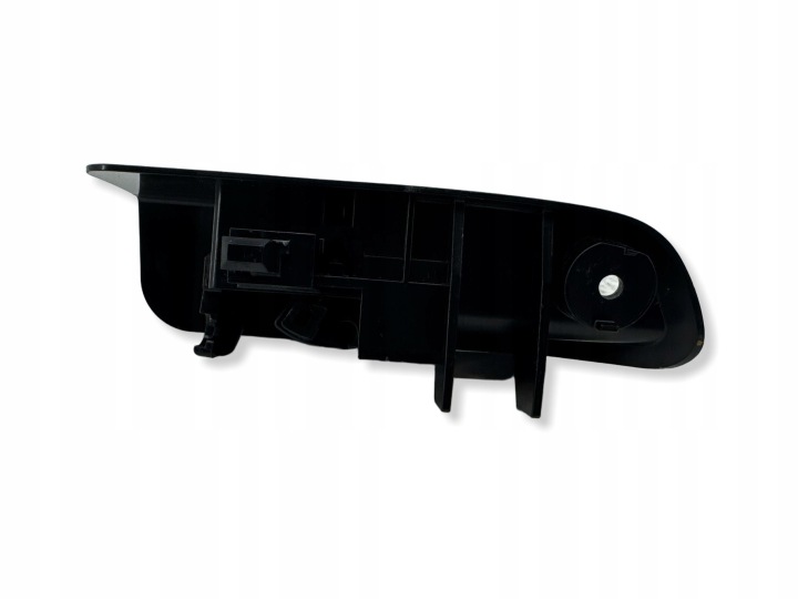 Toyota Yaris Cross 2024 Opening lever for filling valve flap 6