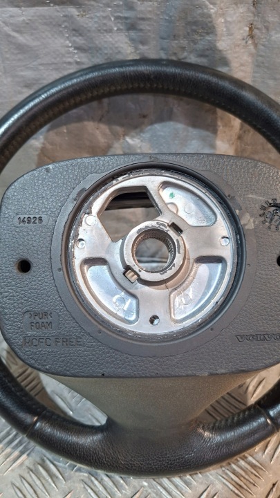 Volvo S60 şi 14926 2.4L diesel 120kW 2004 9