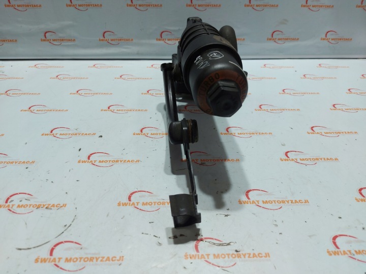 W204 W212 1.8 B CGI 271860 204KM 10r oil filter base A2711801210 5