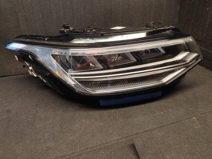 VW TIGUAN II 5NA LIFT light front right 5NB941036C complete DEMONTAZ