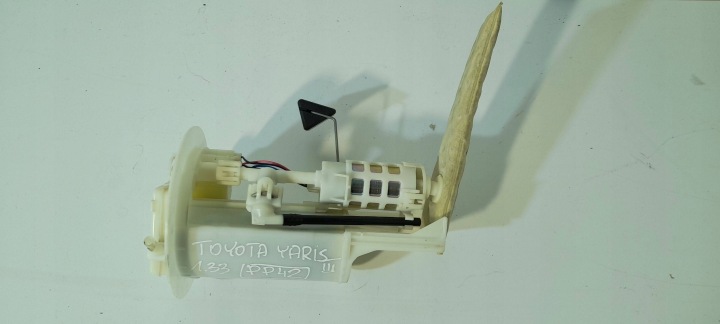 Toyota Yaris III pump of the fuel w zbiorniku 777040D070 (PP42)