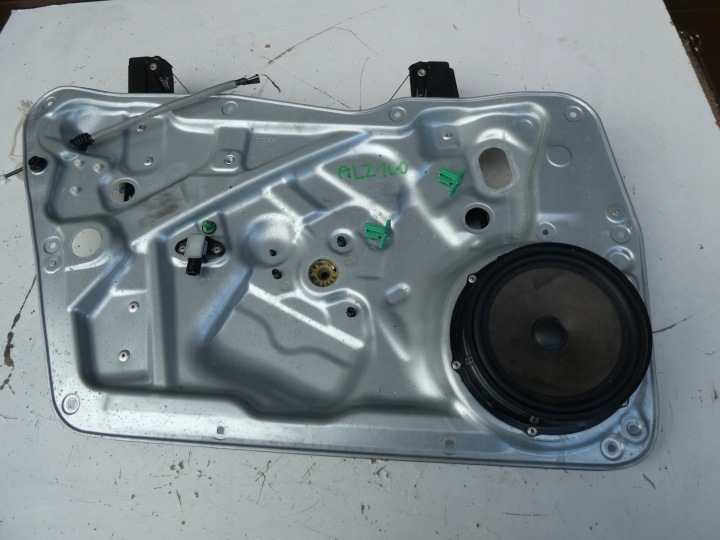 VW TIGUAN mechanism of the window left front 5N0837755