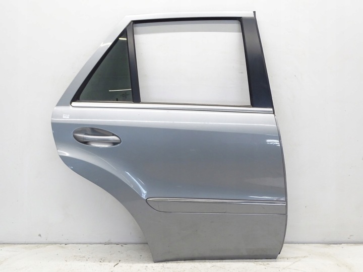 dvere pravý zadok pravé zadné MERCEDES ML W164 LIFT 792