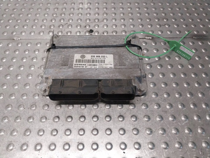 Computer Bedienteil DES MOTORS 03E906033L VW POLO IV IBIZA III FABIA und 1.2 12V