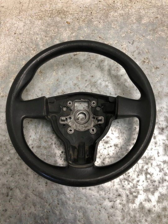 volant PIANKA SEAT LEON II 5P0419091