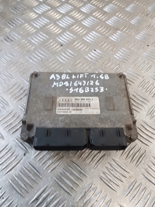 Centralina Motore 06A906033J AUDI A3 8L LIFT 1.6B 01R